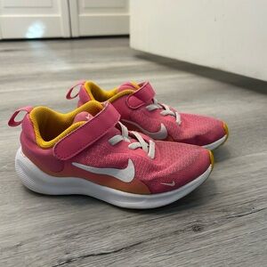 Girl’s Nike Sneakers